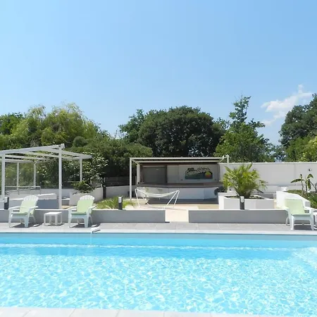 A Torra.4 Apartment *